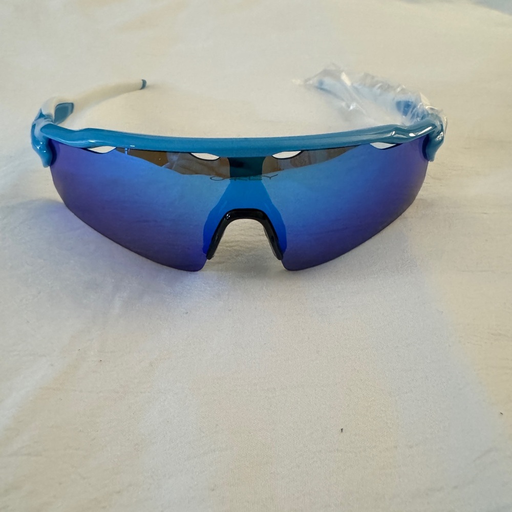 Oakley Radar EV Path Sapphire Blue Prizm lenses